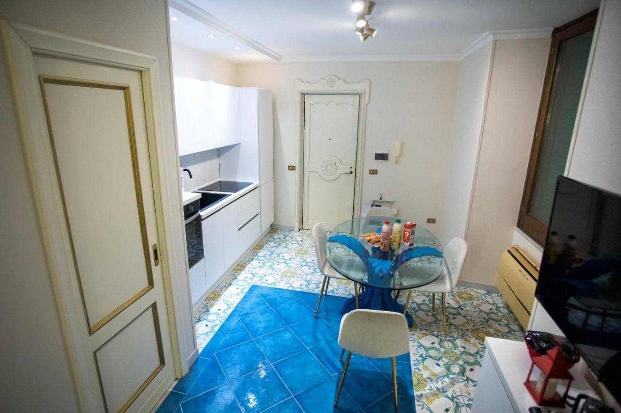 Apartament Hause Naty Spaccanapoli Zewnętrze zdjęcie
