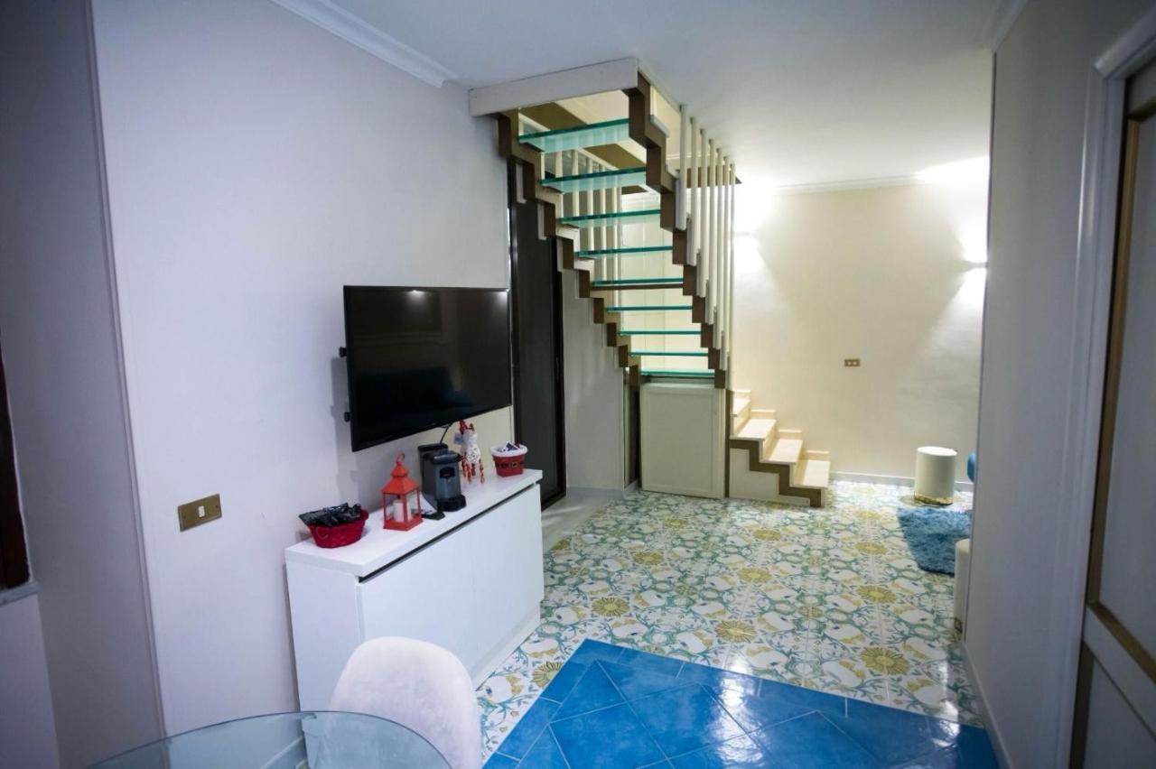 Apartament Hause Naty Spaccanapoli Zewnętrze zdjęcie